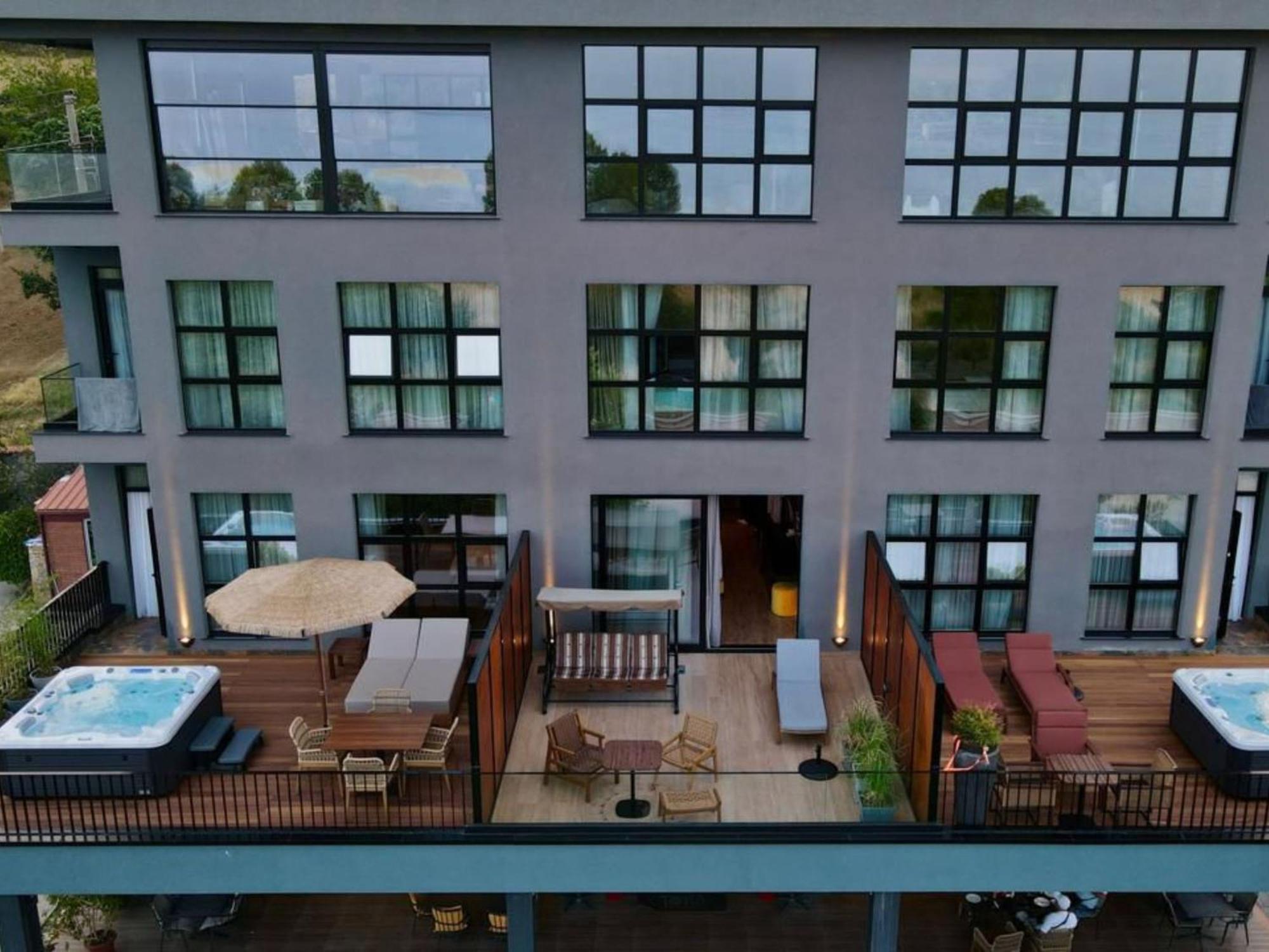 Toka Hotel Restaurant Udenisht Exterior photo