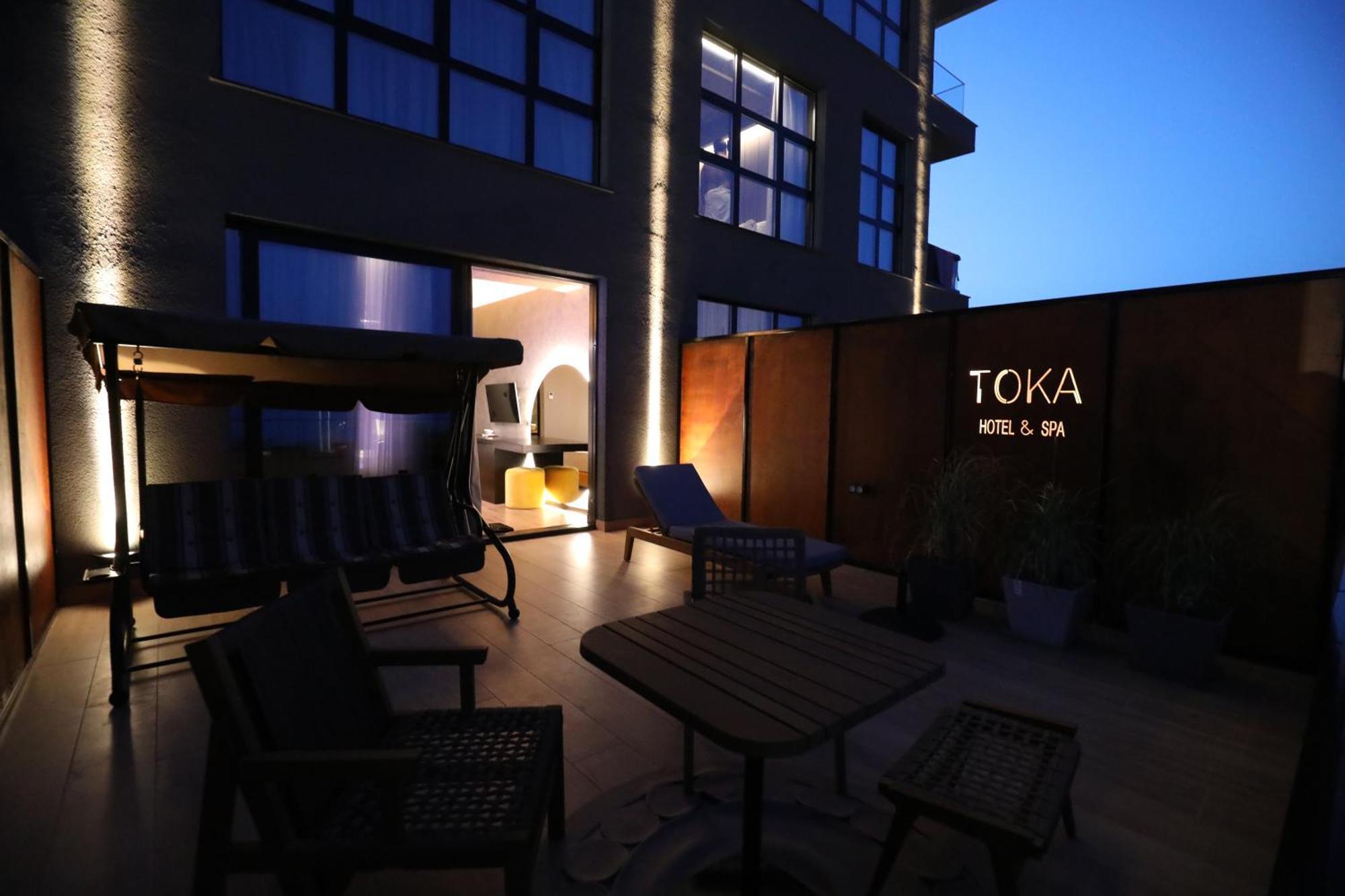 Toka Hotel Restaurant Udenisht Exterior photo